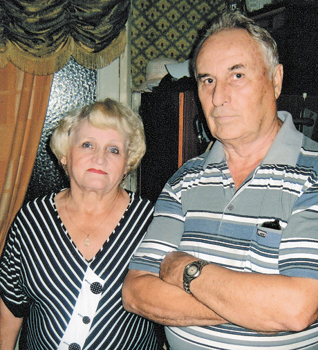 З дружиною Людмилою Олексіївною, з якою разом уже 56 років, народили двох дітей, діждалися трьох онуків, а нещодавно з’явилася правнучка Улянка. Фото із сімейного архіву Юрія Неляпіна
